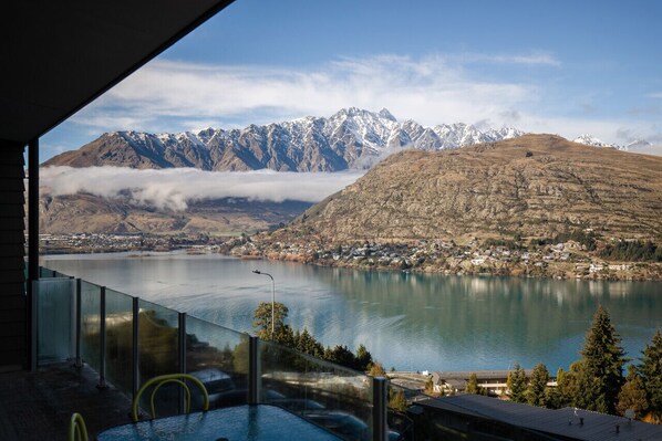 Property grounds - Top of the Lake - Queenstown Holiday Homes (Queenstown)