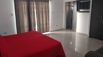 1 chambre, fer et planche Ă repasser, Wi-Fi, draps fournis