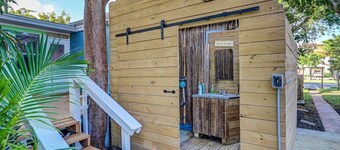 Enchanting 2BR/1BA Casita 2 blocks to Beach