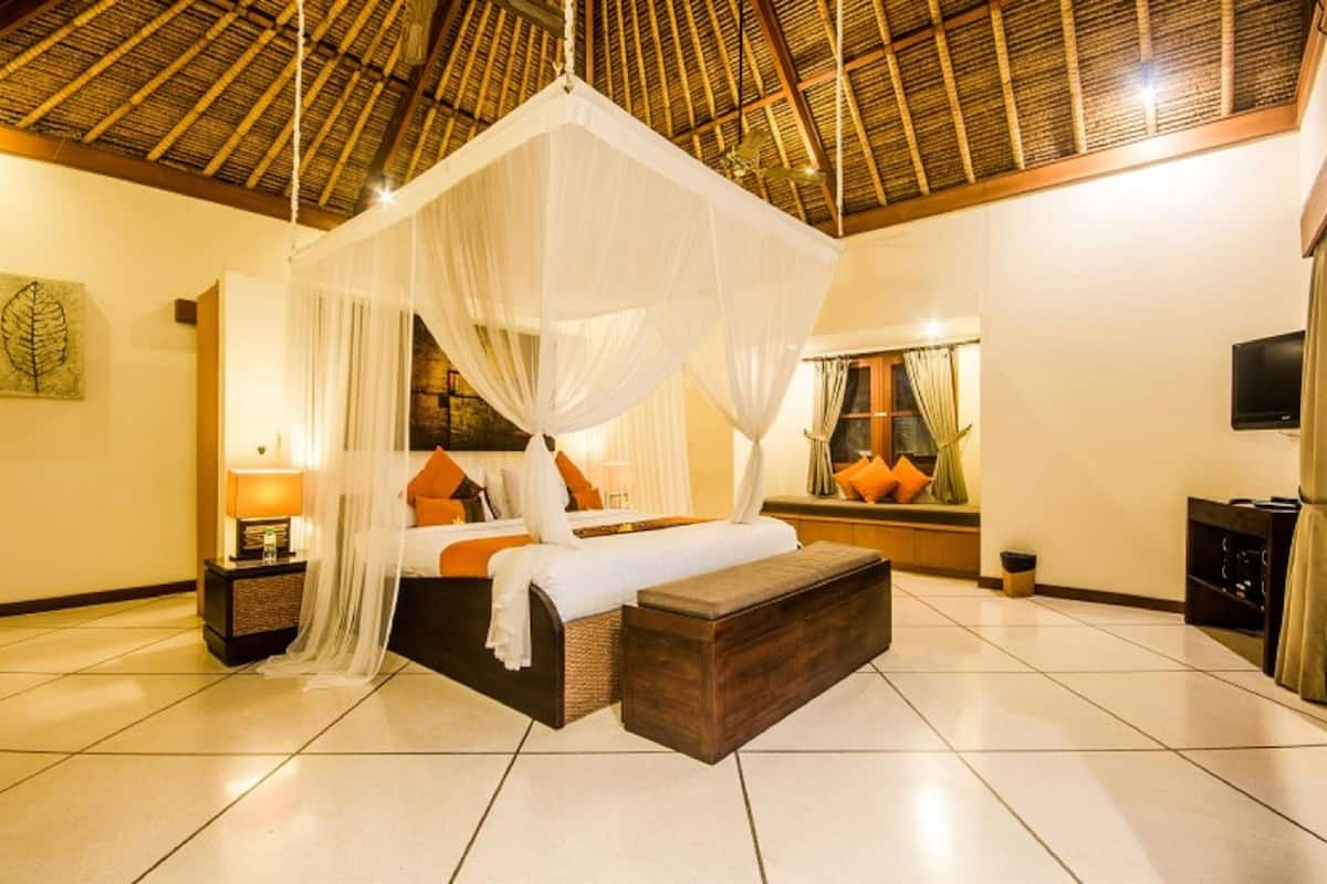 4 bedrooms, in-room safe, desk, free WiFi