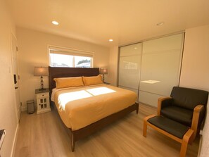 2 bedrooms, desk, iron/ironing board, travel crib