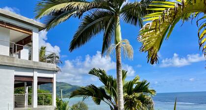 Chalets Bougainville
Upper floor Apartment with Ocean view