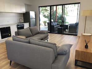TV connectée, livres, chaßne hi-fi