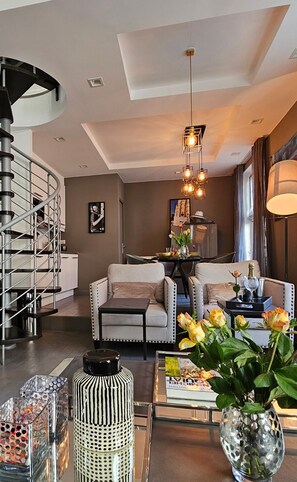 Interior - Luxueux Duplex aux Pieds des Champs-elysées (Paris)