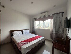 Superior Double Room | Laptop workspace, free WiFi, bed sheets - OYO 1215 3 Lu Hotel (Da Nang)