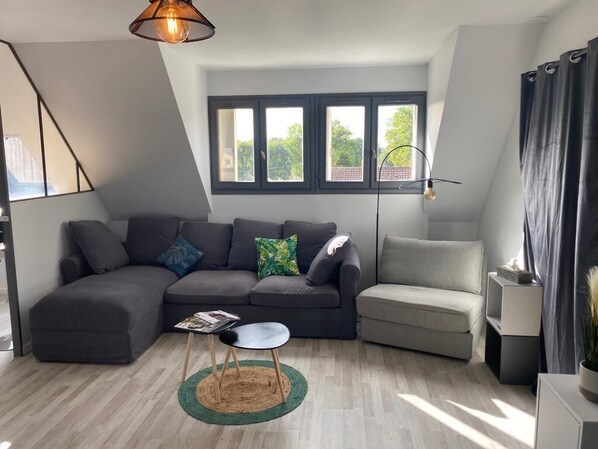 Smart TV - Magnifique Studio de Charme Quartier Saint Michel (Évreux)