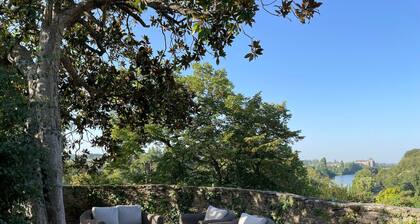 Grande maison familiale, 5 chambres, jardin, proche 24 Heures du Mans et abbaye de Solesmes.
