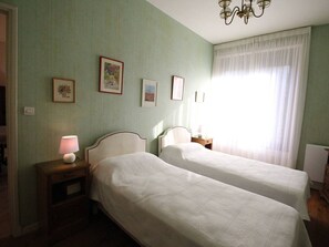 2 bedrooms