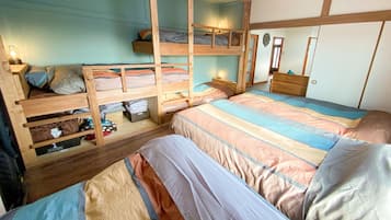 1 habitación, escritorio, tabla de planchar con plancha y wifi gratis