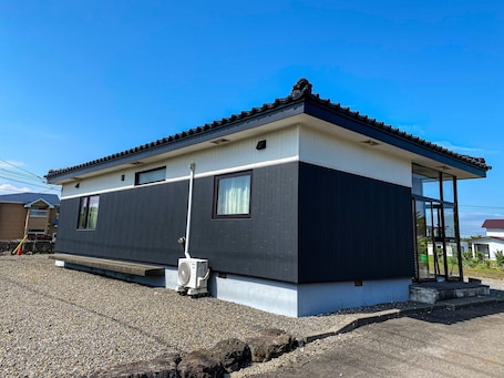 Exterior. Close to the sea perfect for fishing whole house / Shiraoi-gun Hokkaidō