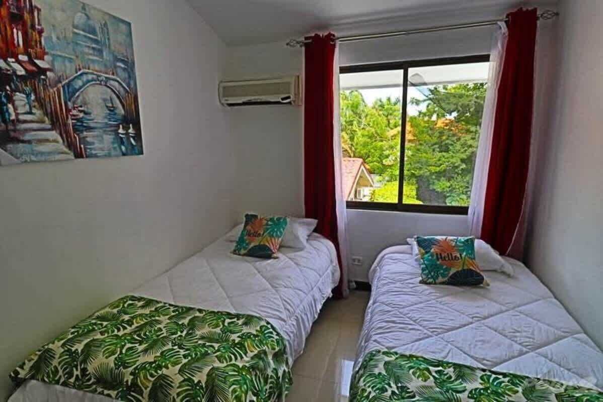 2 bedrooms, desk, iron/ironing board, WiFi