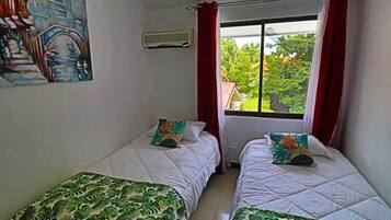 2 bedrooms, desk, iron/ironing board, WiFi