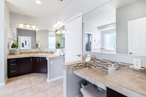 Doccia, asciugacapelli, asciugamani