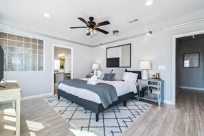 7 camere, una scrivania, ferro/asse da stiro, Wi-Fi