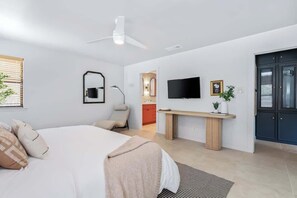 6 dormitoris, escriptori, planxa i posts de planxar i wifi 