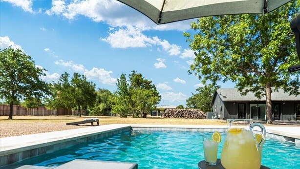 Unclassified image, 1 of 75, button - Luxury Oasis: Pool, Hot Tub, Games + Guesthouse (Manor)