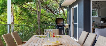 "Sunset Valley Views" – Close to Beach