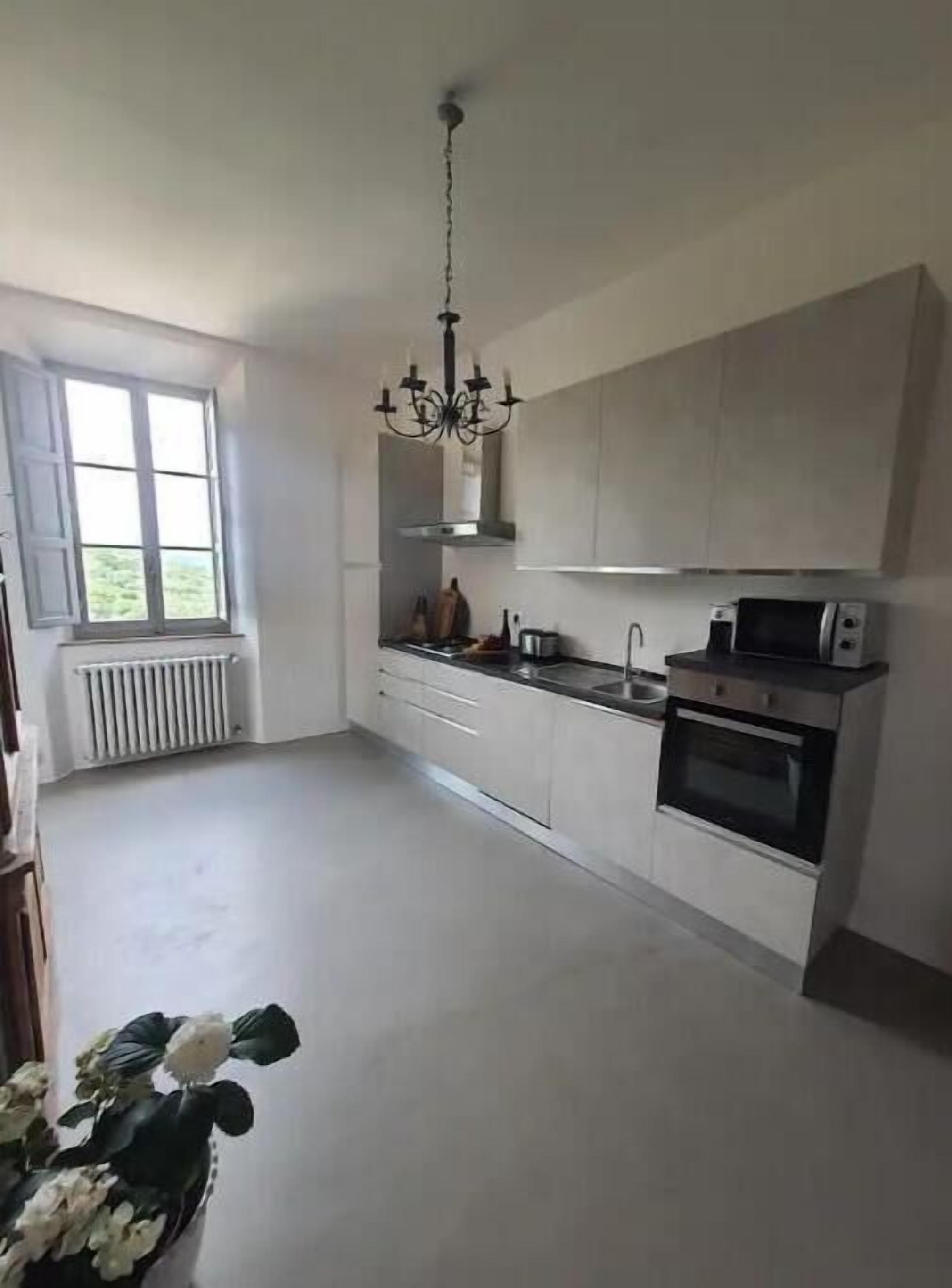 Micro-ondes, four, plaque de cuisson, lave-vaisselle