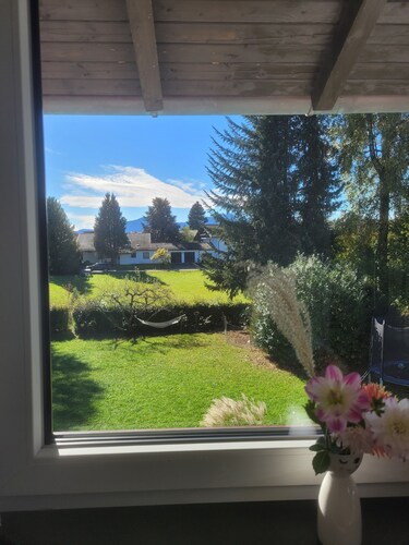 Niedliche Ferienwohnung in Traumhafter Lage am Chiemsee, 5 Min Fußläufig zum See