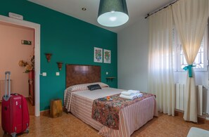 7 bedrooms, desk, iron/ironing board, free WiFi