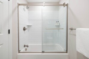Shower, hair dryer, towels - Okemo Ski-In/Ski-Out: Modern, Cozy 2-BR Retreat (Windsor County)
