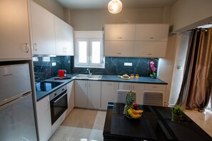 Kühlschrank, Ofen, Herdplatte, Geschirrspüler