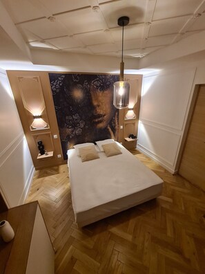 2 bedrooms, iron/ironing board, WiFi, bed sheets - L'improbable, Atypique et Chaleureux (Segré-en-Anjou Bleu)