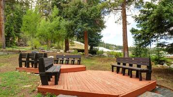 Condo, 5 Bedrooms | Outdoor dining