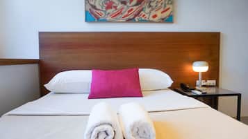 Deluxe Double Room | 1 bedroom, individually decorated, individually furnished, desk
