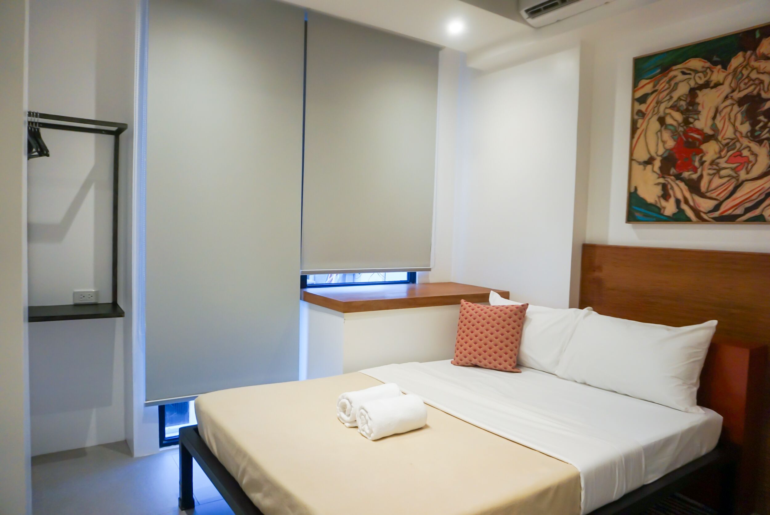 Individually decorated, individually furnished, desk, free WiFi