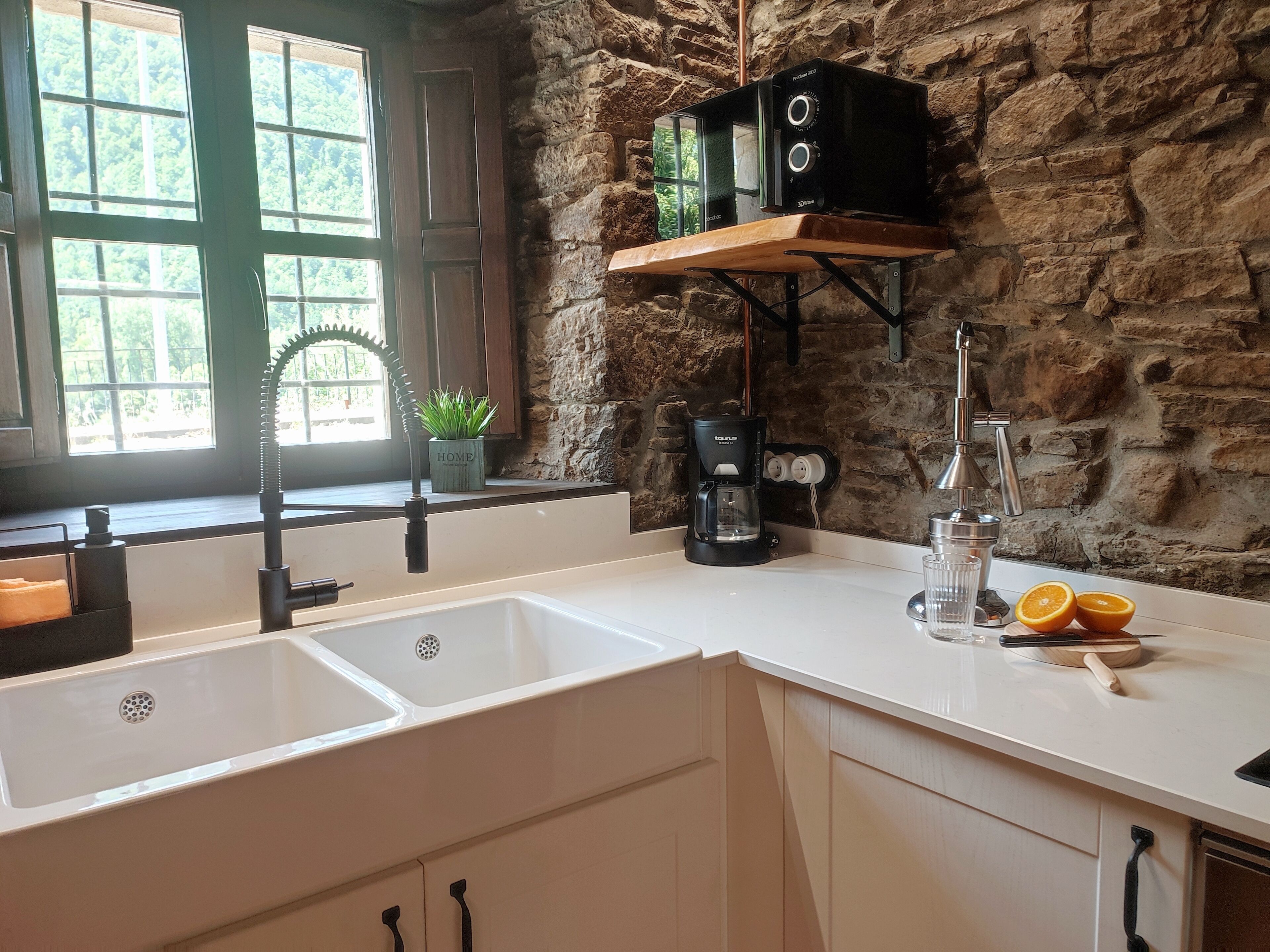 冰箱、微波炉、烤箱、炉灶