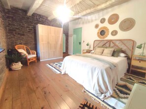 5 Schlafzimmer, Bügeleisen/Bügelbrett, Reisekinderbett, WLAN