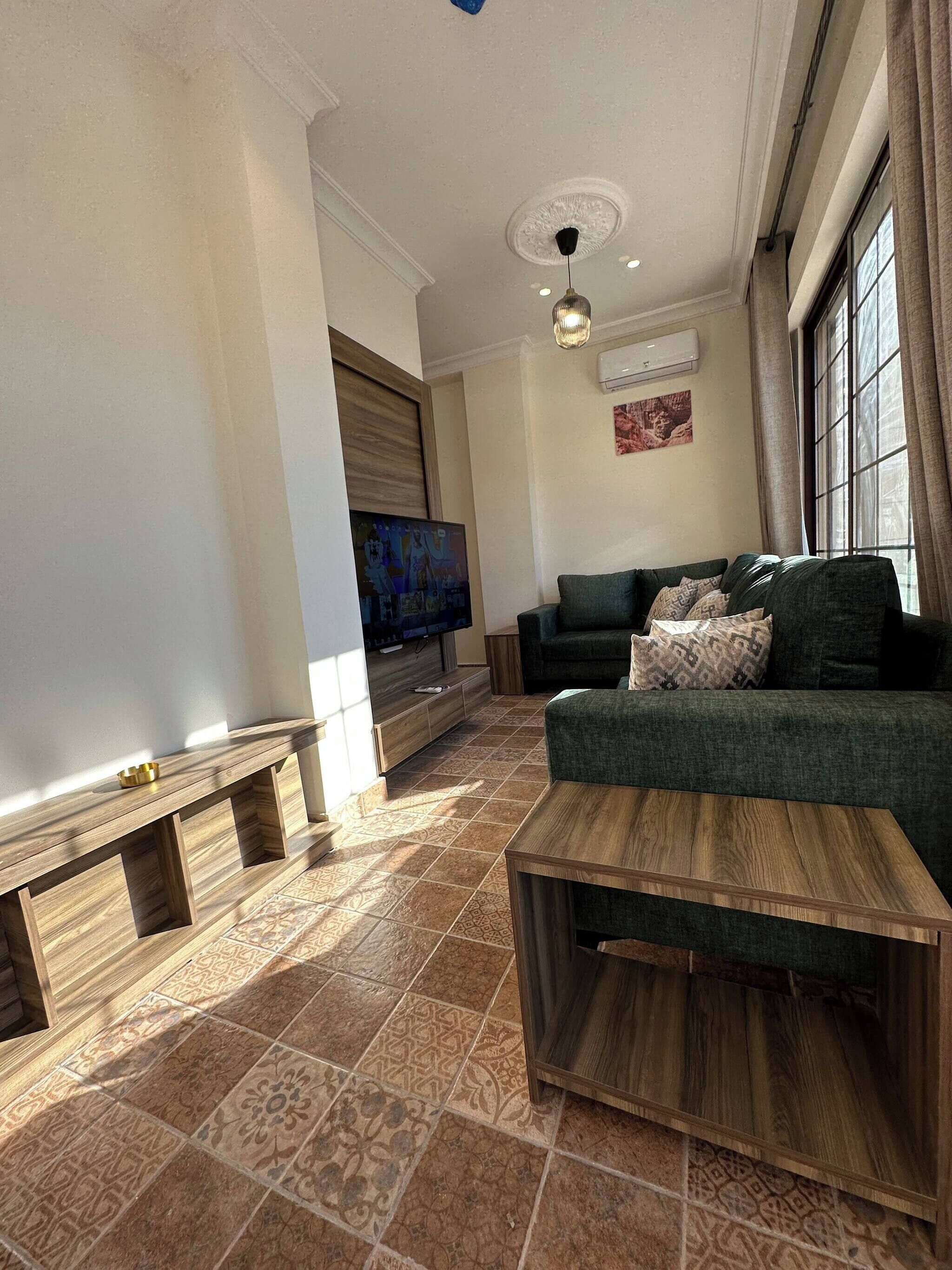 Apartment, 1 Bedroom, Accessible, Smoking | Living room