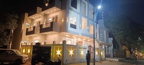 Fachada da propriedade