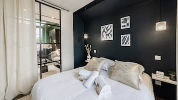 2 chambres, fer et planche à repasser, Wi-Fi, draps fournis