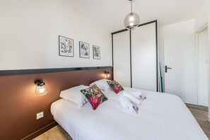 2 bedrooms, iron/ironing board, WiFi, bed sheets