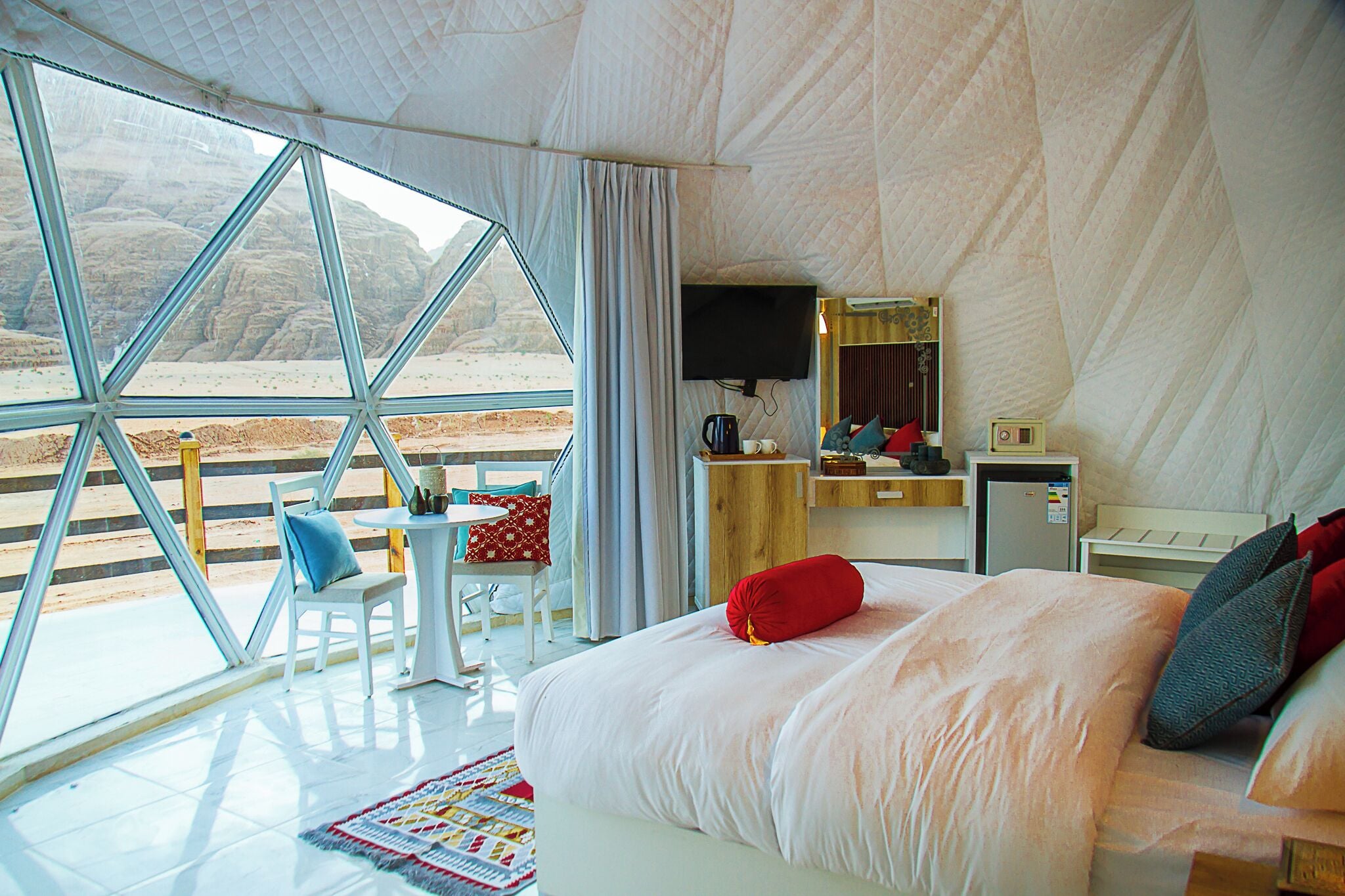 Luxury-Doppelzimmer | Zimmersafe, Verdunkelungsvorhänge, Bettwäsche