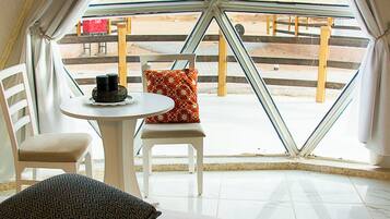 Luxury Twin Room | In-room safe, blackout drapes, bed sheets