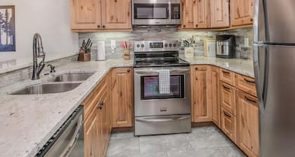 Pitkin Creek Park 3F | Updated 4BR Condo in East Vail on Bus Route