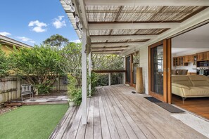 Terrace/patio - Hillsborough Cottage SWR - 8 Hill Street (South west rocks)