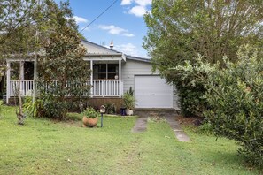 Exterior - Hillsborough Cottage SWR - 8 Hill Street (South west rocks)