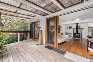 Terrace/patio - Hillsborough Cottage SWR - 8 Hill Street (South west rocks)