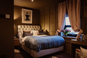 1 slaapkamer, een kluis op de kamer, een strijkplank/strijkijzer