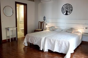 5 Schlafzimmer, Bügeleisen/Bügelbrett, WLAN, Bettwäsche