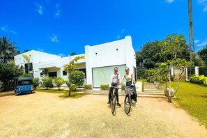 Bicycling - The Ivy Lake (Anuradhapura)