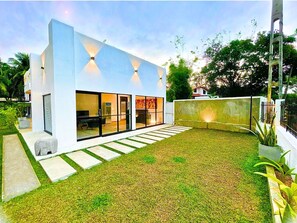 Front of property - The Ivy Lake (Anuradhapura)