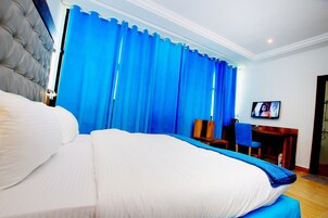 Minibar, in-room safe, individually furnished, desk