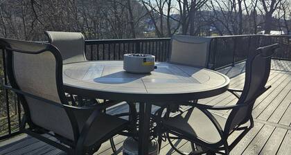 Cozy, private apt in small river town with short drive to city-border WI and IA.
