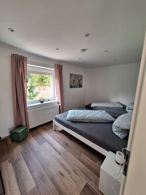 2 chambres, fer et planche à repasser, lit parapluie, Wi-Fi gratuit