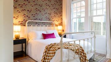 3 bedrooms, iron/ironing board, travel crib, free WiFi